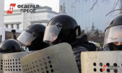 В Санкт-Петербурге полиция применила газ во время столкновений с протестующими - fedpress.ru - Санкт-Петербург