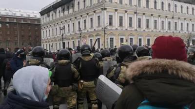 Алексей Навальный - Протестующие в Петербурге возвращаются на Пионерскую площадь, здесь пройдет финальный сбор участников шествия - piter.tv - Санкт-Петербург