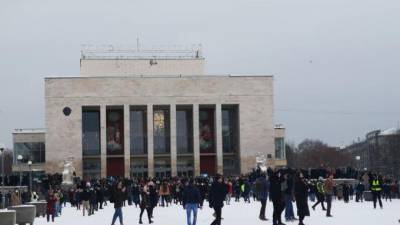 Участники протестной акции не стали расходиться после призыва штаба Навального - piter.tv - Санкт-Петербург