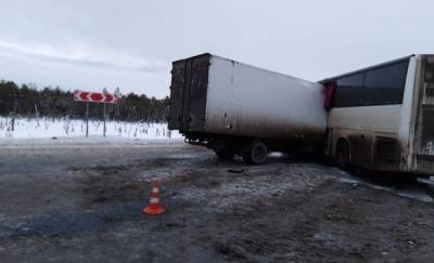Водителя пассажирского автобуса, который устроил смертельное ДТП на трассе Тюмень – Ханты-Мансийск, оштрафовали - news.megatyumen.ru - Ханты-Мансийск - Тюмень - Тюменская обл. - Таджикистан - Сургут