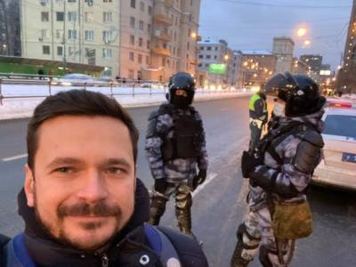 Андрей Пивоваров - Юлия Навальная - Яшин и Пивоваров задержаны в автомобиле каршеринга - rosbalt.ru - Москва