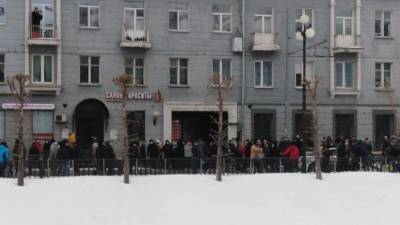 Полиция выявила подростков на незаконных митингах в поддержку Навального - newinform.com - Россия - Астрахань - Владивосток