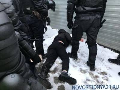 В финале протестной акции в Петербурге человека при задержании воткнули головой в асфальт - novostidnya24.ru - Санкт-Петербург
