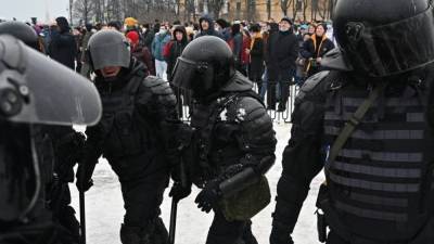 "Нападение со спины": в "оппозиционных" чатах призывают к насилию в отношении полиции - newinform.com - Москва