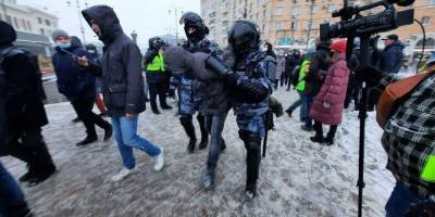 Алексей Навальный - Юлия Навальная - На акциях в поддержку Навального в РФ задержали более 4 тыс. человек - sharij.net - Москва - Санкт-Петербург - Новосибирск - Тверь - Нижний Новгород - Красноярск - Владивосток
