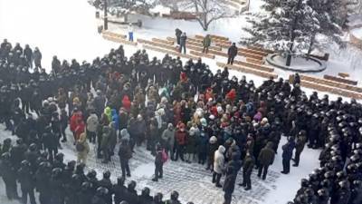 Незаконные протесты в регионах: немногочисленные участники и отсутствие интереса - vesti.ru - Владивосток - Благовещенск - Анадырь - Биробиджан