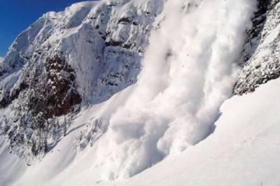 В Альпах из-за схождения лавин погибли три человека, среди них — подросток - zik.ua