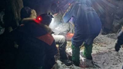Спасатели сняли с горы раненую туристку в Приморье - riafan.ru - Приморье край - Апсны - Владивосток - район Шкотовский