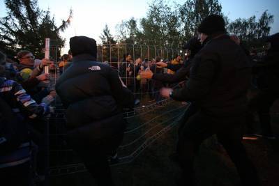 Против жителя Екатеринбурга возбудили дело за участие в протестах в сквере у Театра драмы - znak.com - Екатеринбург