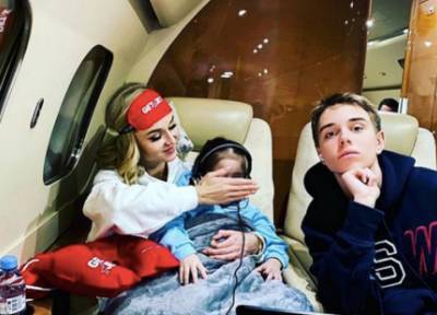 Полина Гагарина - Бывший муж запретил, а она улетела: Полина Гагарина увезла детей на Мальдивы - province.ru - Мальдивы
