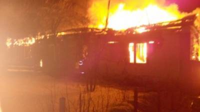 В Городище огонь уничтожил двухквартирный дом и баню - penzainform.ru - Пензенская обл.