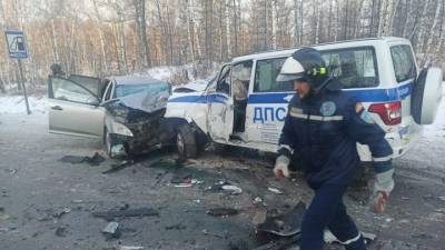 Челябинский полицейский подставил свой УАЗ под удар, чтобы спасти детей в автобусе - vesti.ru - Южноуральск