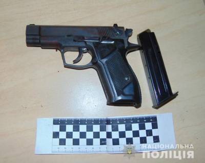 Киевлянин расстрелял жену за новогодним столом - news.bigmir.net - Киев