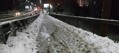Жители Петрозаводска возмущены непроходимыми тротуарами и скользкими лестницами (ФОТО) - stolicaonego.ru - Петрозаводск - республика Карелия