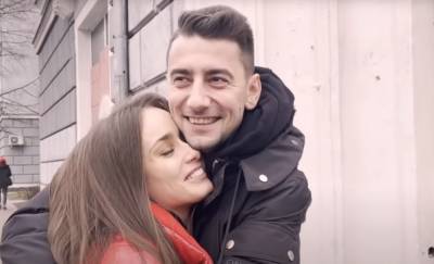 Ксения Мишина - Александр Эллерт - Поклонники ахнули: вот на что пошли ради любви — "холостячка" Ксения Мишина показала обручальное кольцо с алмазом из крови - ukrainianwall.com