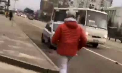 В Киеве водители устроили переполох на дороге: драка закончилось печально, кадры и детали - politeka.net - Киев