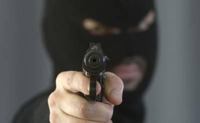 В Петербурге неизвестный в маске и с пистолетом ограбил отделение Сбербанка - svpressa.ru - Крым - Санкт-Петербург - Кировская обл. - Ливан - район Адмиралтейский