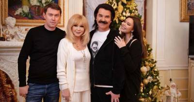 Павел Зибров - Павел Зибров поделился новогодним фото с женой и дочерью - news.bigmir.net