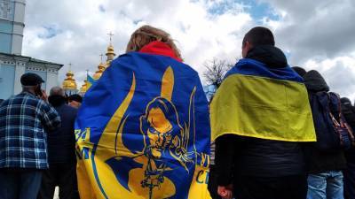 Сергей Стерненко - Тарас Креминь - Украинскую блогершу Сашу Чистову раскритиковали за русский язык - riafan.ru - Киев