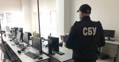 Суд вернул должность сотруднику СБУ, подозреваемому в вымогательстве $100 тысяч - delo.ua - Киев