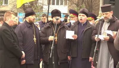 Степан Бандер - В Ивано-Франковске священники ПЦУ всласть поиздевались над... - politnavigator.net - Россия - Украина - Ивано-Франковск - Иерусалим