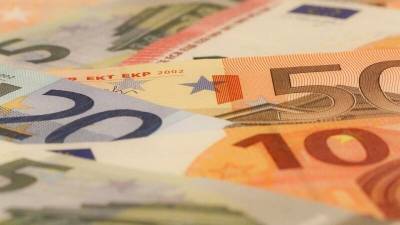 Михаил Зельцер - Евро назван лучшей валютой для хранения сбережений в наступившем году - nation-news.ru - США