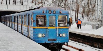Виктор Брагинский - Сколько людей встретили Новый год 2021 в киевском метро - nv.ua - Киев