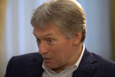 Дмитрий Песков - Владимир Соловьев - Песков рассказал, что названивает дочери после ее «ляпов» в Сети - mk.ru