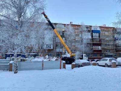 "Дом без крыши" в Сургуте останется таким до февраля – жителям выдали обогреватели - nakanune.ru - Сургут