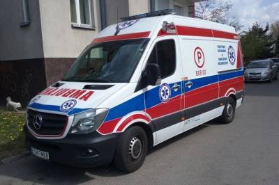 Адам Недзельский - В Польше клинику оштрафуют на $70 тыс. за вакцинацию политиков вне очереди - aif.ru - Польша - Варшава