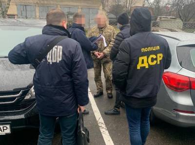 На Волыни полиция задержала офицера на взятке в $1 тыс - news.bigmir.net
