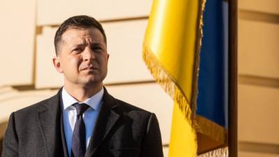 Владимир Зеленский - Руслан Бортник - Бортник: Зеленский потерял статус национального лидера в 2020 году - riafan.ru - Киев