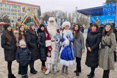Ансамбль «Лезгинка» в период новогодних каникул представляет уже третье музыкально-театрализованное представление в формате «Новогодних открыток» - mirmol.ru - Махачкала - респ. Дагестан