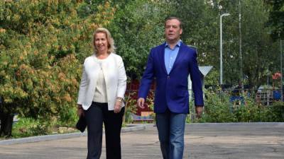 Дмитрий Медведев - Алексей Навальный - Самолёт жены Медведева летал в Лондон несмотря на закрытие авиасообщения - svoboda.org - Москва - Англия - Лондон