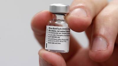 В Норвегии умерли двое привитых от COVID-19 вакциной Pfizer - iz.ru - Норвегия - США - Португалия - Осло