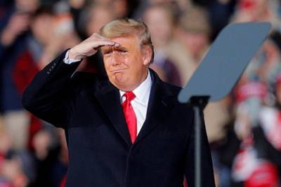 Дональд Трамп - Джо Байден - Трамп ввел новые санкции против китайских компаний - lenta.ru - США