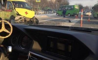 Везли беременную женщину: подробности жесткого ДТП со скорой в Тюмени - news.megatyumen.ru - Тюмень