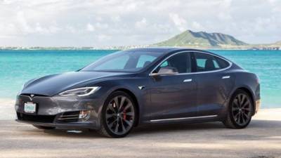 Две модели Tesla получат камеры, направленные на водителя - usedcars.ru