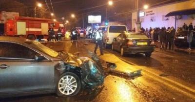 В Одессе столкнулись пять машин: два человека погибли, шестеро в больнице (ФОТО) - delo.ua - Одесса - Одесская обл.