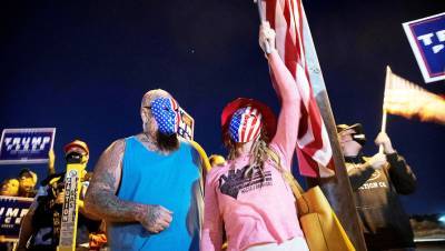 Дональд Трамп - Джо Байден - Столкновения между сторонниками Трампа и полицией произошли в Вашингтоне - gazeta.ru - США - Вашингтон