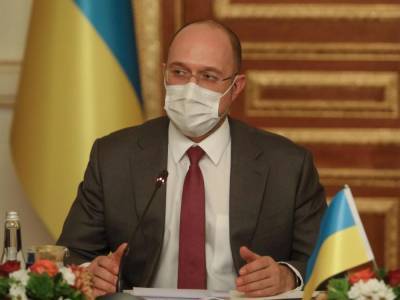 Денис Шмыгаль - "Буду вакцинироваться за свой счет". Шмыгаль отреагировал на информацию о возможной нелегальной вакцинации в Украине - gordonua.com - Украина