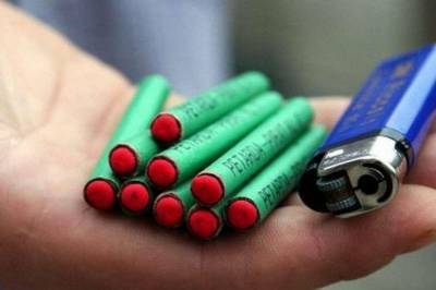 В Херсонской области двухлетняя девочка пострадала от петарды, которую ей в руку вложил отец - newsone.ua - Харьковская обл. - Херсон - Днепропетровская обл. - Херсонская обл.
