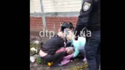 В Киеве мать выбросила 3-летнего сына в окно восьмого этажа - news.bigmir.net - Киев