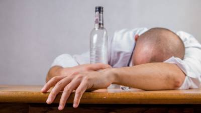 Ученые выяснили, какие люди больше других склонны к алкоголизму - politros.com - США