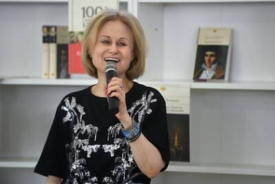 Дарья Донцова - Дарья Донцова ответила на сообщения о своей «смерти» в Сочи - lenta.ru - Сочи
