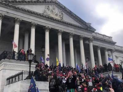 Дональд Трамп - Майк Пенс - Штурм в Вашингтоне: эвакуировали Библиотеку Конгресса и офисное здание - unn.com.ua - США - Киев - Вашингтон - Washington