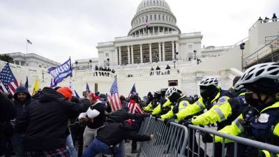 Дональд Трамп - Джо Байден - Совместное заседание палат Конгресса было прервано - golos-ameriki.ru - Вашингтон - Washington - Washington