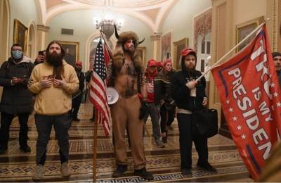 Майк Пенс - Трамп - В Вашингтоне вводится комендантский час в связи с протестами в поддержку Трампа - sharij.net - США - Вашингтон