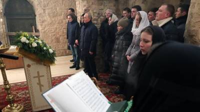 Владимир Путин - Дмитрий Медведев - Путин подарил церкви Николы на Липне в Новгородской области икону - iz.ru - Курская обл. - Новгородская обл.