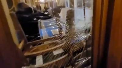 Дональд Трамп - Появилось видео фатального выстрела во время беспорядков в Капитолии США - vesti.ru - США - с. Вместе